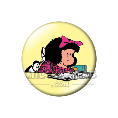 Chapa de Mafalda: Mafalda leyendo
