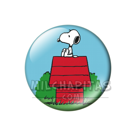 Chapa de Snoopy: Snoopy sentado en su caseta
